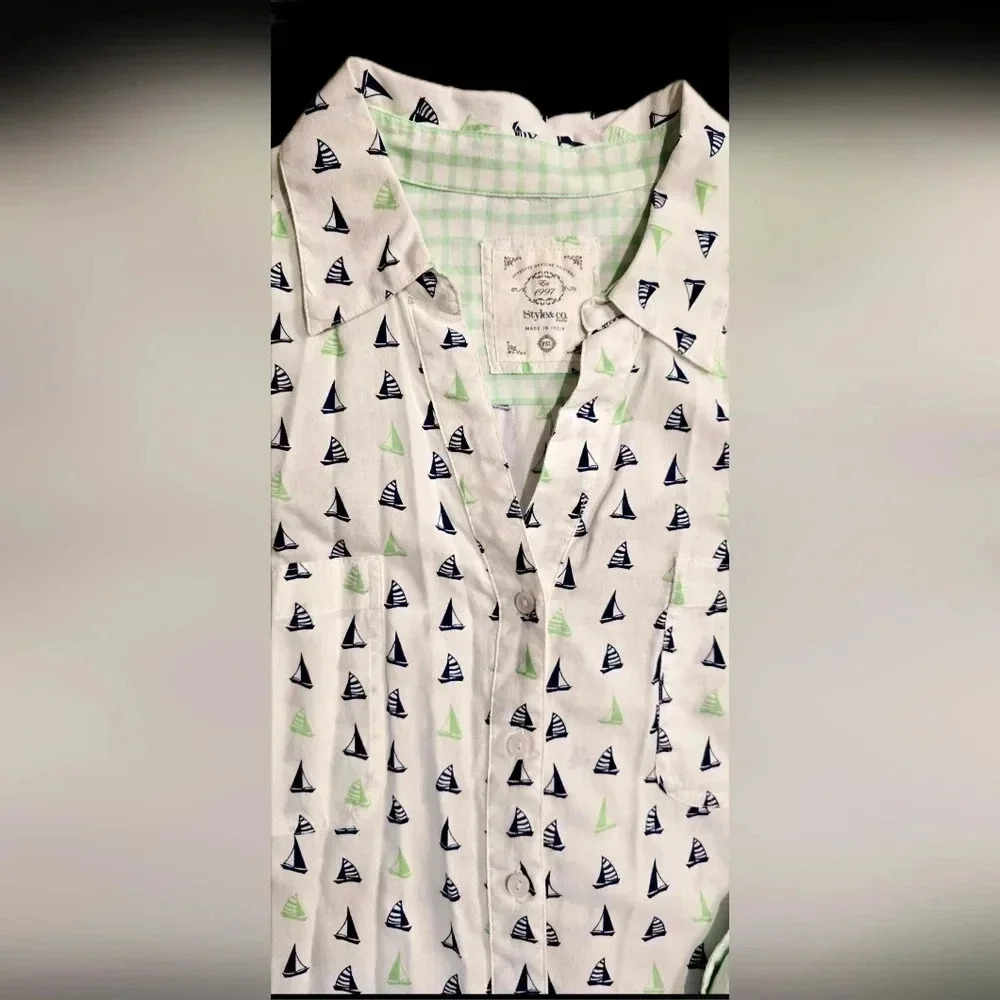 Style & Co, Size Petite XL, White Button-Down Graphic Longsleeve - Picture 5 of 15